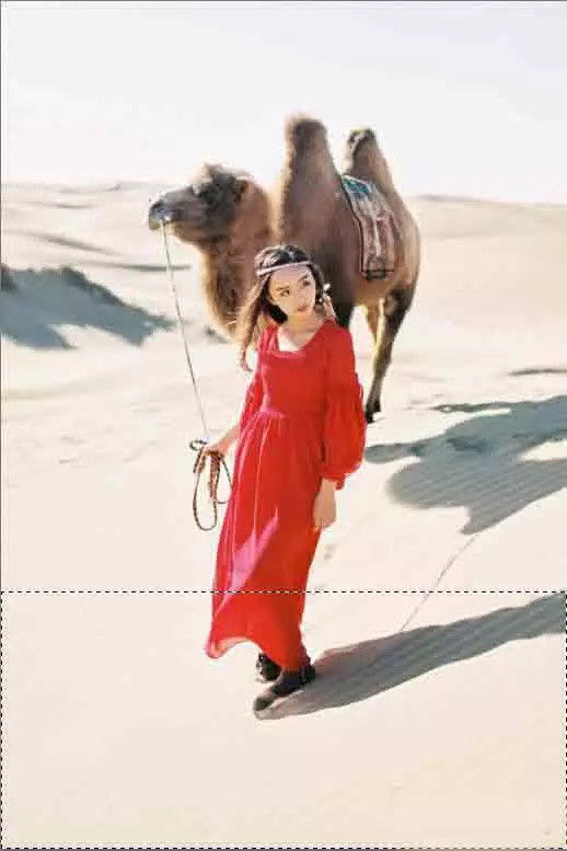 给牵着骆驼的红裙美女模特P出大长腿,PSDEE.COM