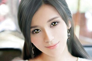 PS把<font color="red">偏</font><font color="red">暗</font>人物图片的轻微转手绘效果